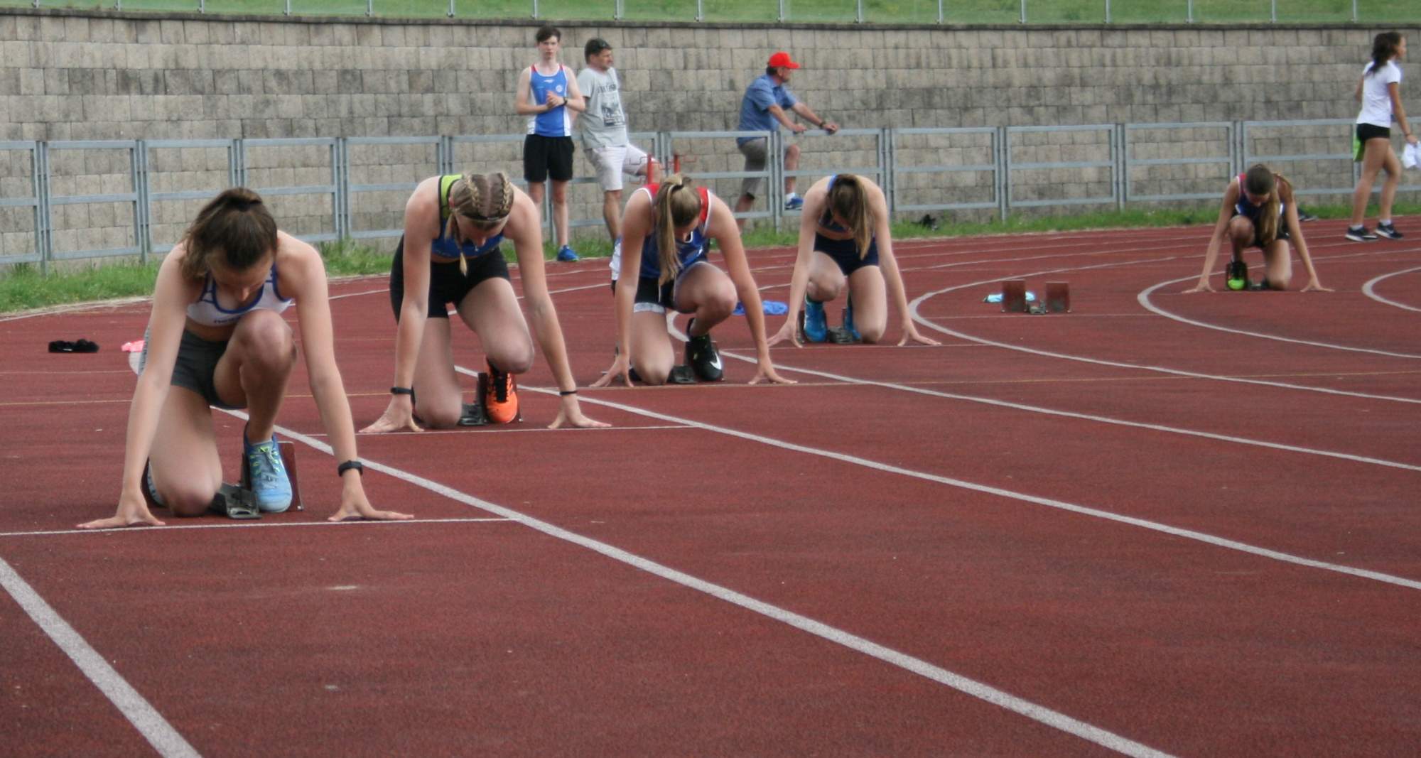 rajce.idnes.cz girls.0 KPD Staršího žactva Třinec :: 1.Běžecký Jablunkov